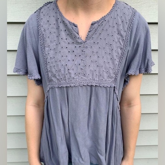 Knox Rose - Ruffled Flowy Top - Picture 1 of 6